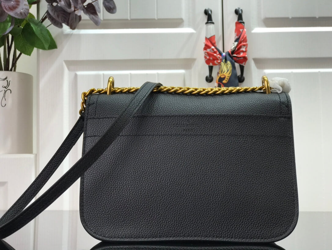 LV LOCKME CHAIN PM